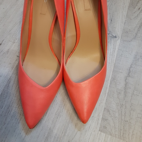 Shoes - Picture 2 of 4